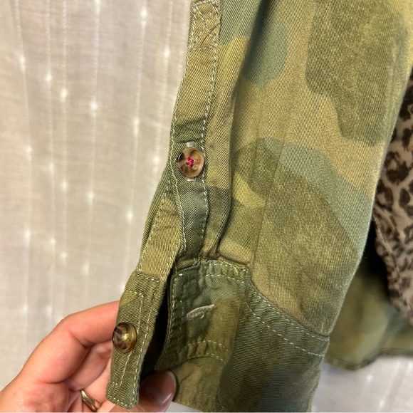 Pilcro by Anthro Multi Print Button Down Size Medium - Picture 4 of 8